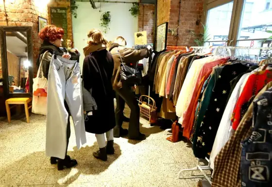 Vintage - co to znaczy? Odróżnij od retro, antyku, second-hand