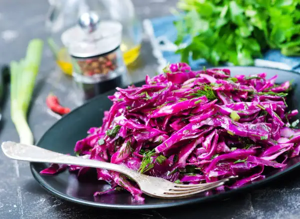 Salade de Chou Rouge : Recettes, Astuces & Bienfaits Faciles