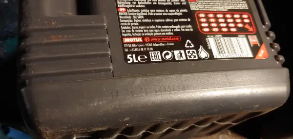 Motul 10W40 5L: Jak rozpoznać oryginał? Poradnik eksperta