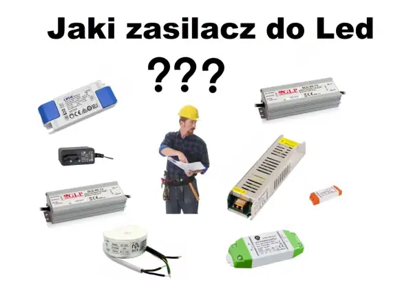 Jaki zasilacz do taśmy led 5m? Różne modele zasilaczy LED, od małych kostek po większe, metalowe obudowy, obok budowlańca z planami.