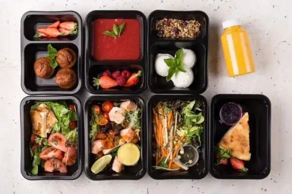 Załóż catering dietetyczny: Wymogi, koszty, Sanepid i marketing
