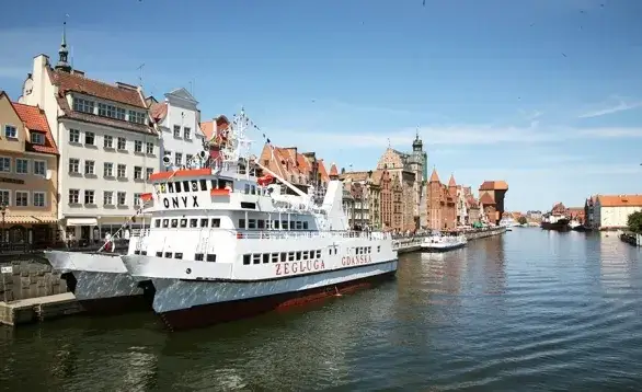 Ile płynie statek z Gdańska na Hel? Sprawdź czas rejsu i więcej