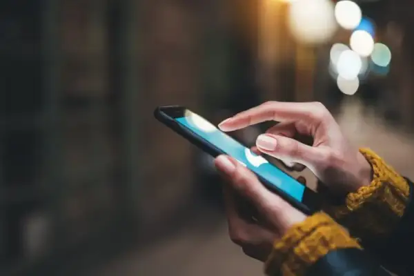 Czemu nie mam zasięgu w telefonie? Oto najczęstsze przyczyny i rozwiązania