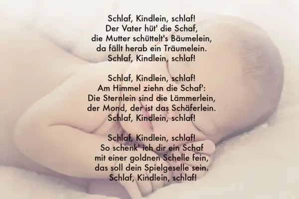 Ein schlafendes Baby, umgeben von den Zeilen eines klassischen Kinderlieds. Diese kinder schlaflieder sind perfekt zum Einschlummern.