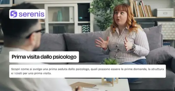 Una donna parla con uno psicologo. Immagine utile per capire le domande prima seduta psicologo e come prepararsi.