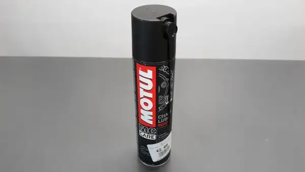 Najlepszy smar do łańcucha Motul – wybierz idealny produkt dla swojego motocykla
