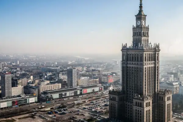 Czy w Warszawie jest bezpiecznie? Poznaj prawdziwe statystyki i obawy