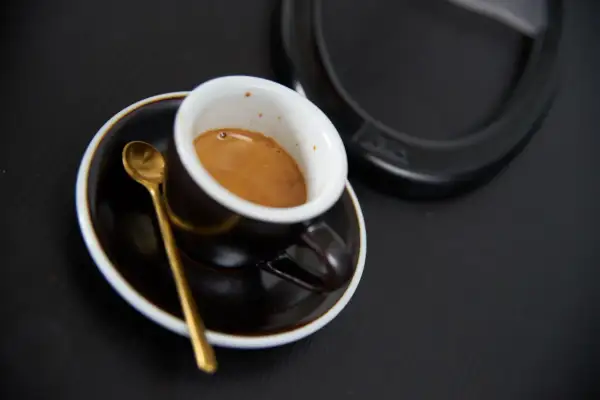 Jak zrobić idealne espresso w domu - krok po kroku bez błędów