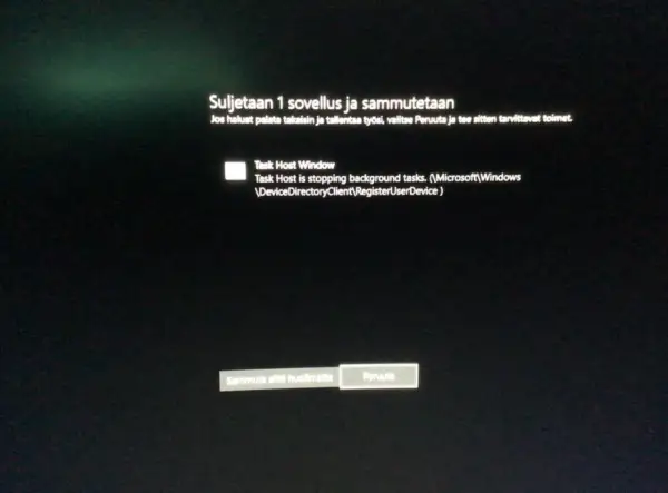 Ventana de Task Host deteniendo tareas. El sistema se apaga.