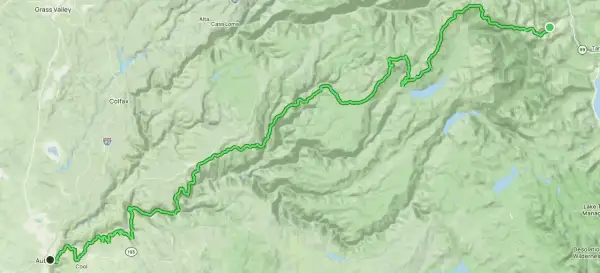 Percorso ciclabile nei western states 100, da Auburn a Tahoe, attraverso montagne e laghi.