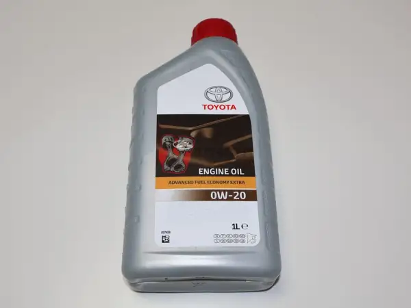 Olej 0W-20 Toyota: Co musisz wiedzieć? Normy, zamienniki, hybrydy.