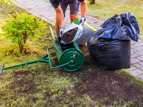 Piaskowanie trawnika: Zrób to sam! Klucz do zdrowej i gęstej murawy