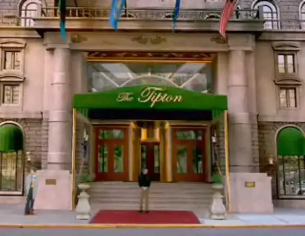 Czy hotel Tipton naprawdę istnieje? Fakty o fikcyjnym i realnym hotelu