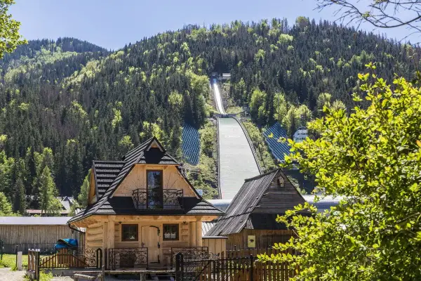 Bacówka pod Skocznią: Domki Zakopane. Czy to idealna lokalizacja?