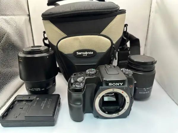 Lustrzanka Sony Alfa 100 - szczegółowe informacje i porównania modeli