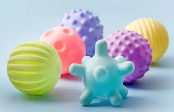 Przytulanka sensoryczna – jak wspiera rozwój dziecka i zmysły