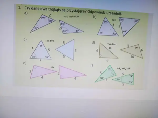 Różne pary trójkątów z podanymi bokami i kątami. Niektóre pary to **trójkąty przystające**, inne nie.
