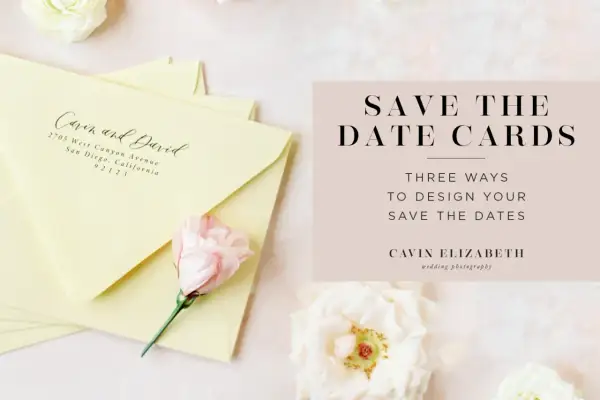 Delikatne żółte koperty z napisem "Cavin and David" i kwiaty. Tekst "SAVE THE DATE CARDS" zapowiada inspiracje.