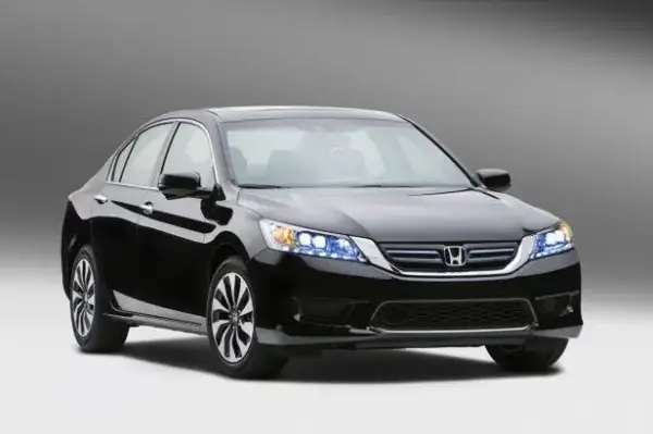 Honda Accord: Ile pali? Od 4,5 do 14 l/100 km co wpływa?