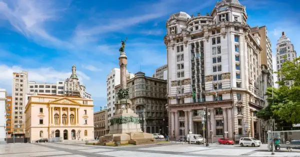 Gdzie leży Sao Paulo? Odkryj jego fascynujące położenie w Brazylii
