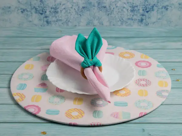 Obrączki na serwetki DIY: Stwórz wyjątkowe dekoracje na stół