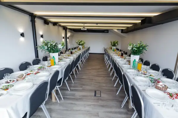 Gdzie zjeść w Uniejowie? Odkryj najlepsze restauracje i pizzerie