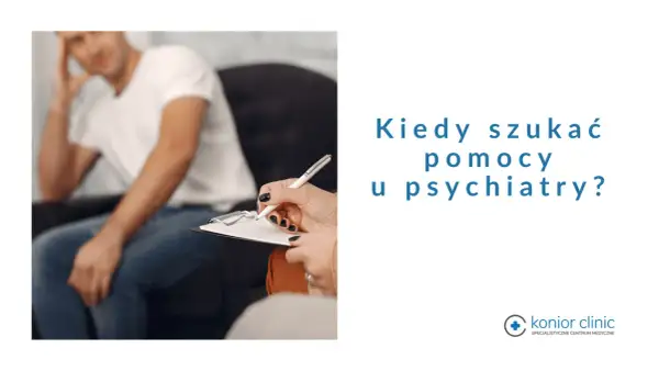 Mężczyzna w białej koszulce siedzi na kanapie, rozmawiając z psychiatrą. Kiedy szukać pomocy u psychiatry?