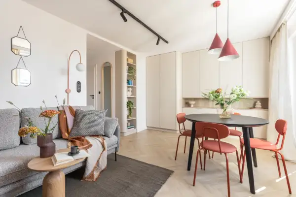Jak urządzić mieszkanie 30 m²? Sprawdzone triki na styl i przestrzeń