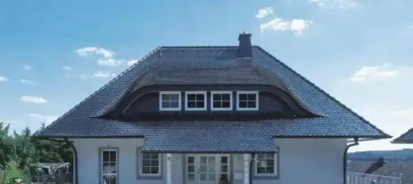 Rodzaj dachówki ceramiczne układane jak rybia łuska – poznaj ich zalety i zastosowanie