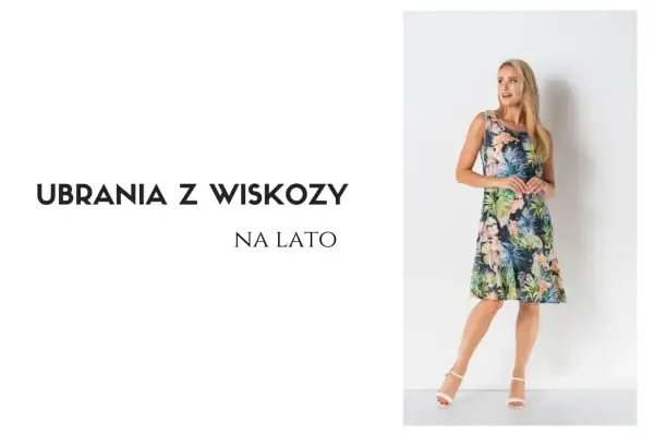 Kobieta w kwiecistej sukience z wiskozy, idealnej na lato. Lekki i przewiewny materiał na lato.