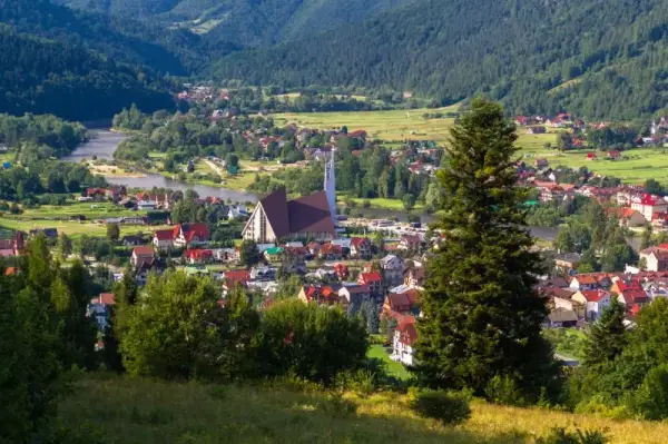 Gdzie zjeść w Krościenku nad Dunajcem? Odkryj najlepsze lokale