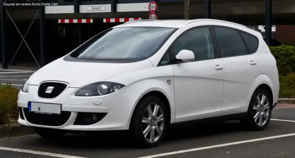 Seat Altea 1.6 TDI 105cv blanco, aparcado. Posibles problemas de este modelo.