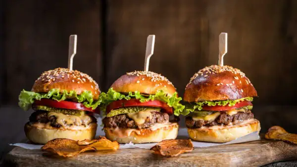 Recette burger maison : les secrets d'un chef pour un goût unique