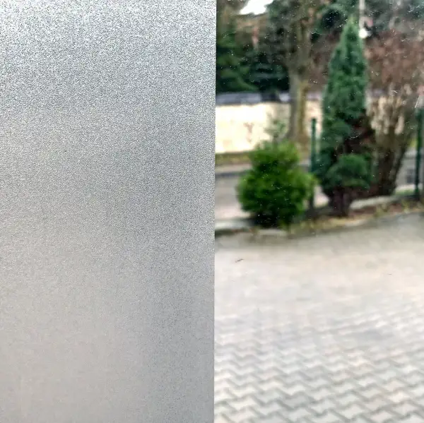 Folia elektrostatyczna do druku - jak wykorzystać jej zalety w praktyce