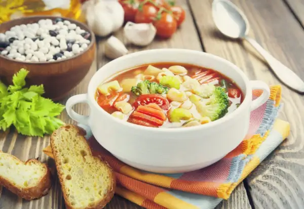 Co zrobić jak zupa jest za słona - skuteczne sposoby na ratunek