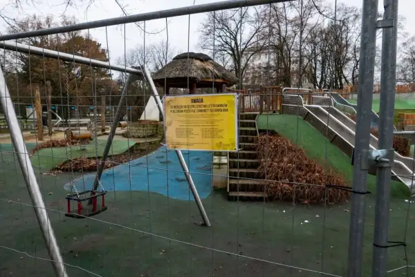 Plac zabaw w Parku Ujazdowskim - Kiedy otwarcie i godziny pracy