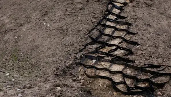 Jakie kruszywo do geokraty wybrać, aby uniknąć problemów?