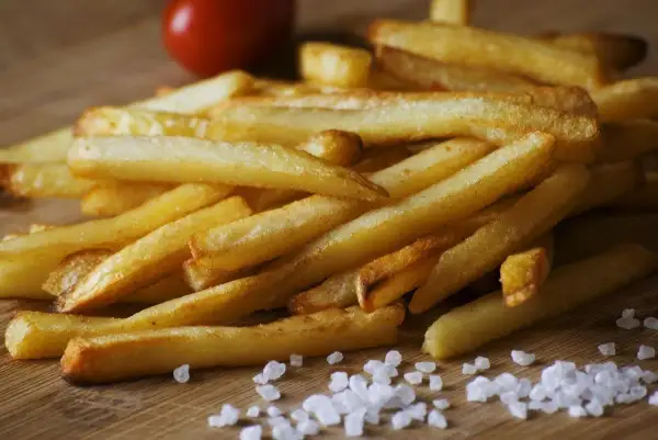 Ile smażyć frytki? Czas, temperatura i sekret chrupkości