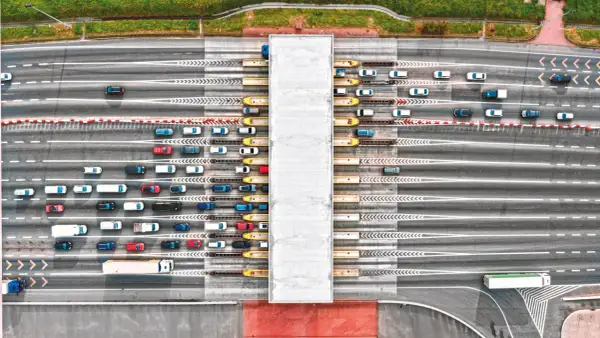 Autostrady w Polsce: Kto buduje, jak i za czyje pieniądze?