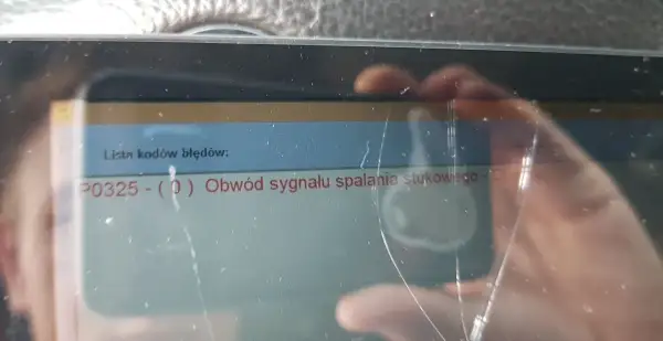 Błąd P0325: Obwód sygnału czujnika spalania stukowego.