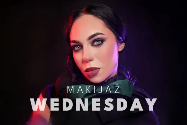 Mroczny, wyrazisty makijaż na środę. Ciemne smoky eyes i matowa, burgundowa szminka.