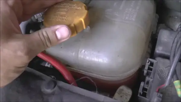Ile wchodzi płynu do chłodnicy Opel Zafira? Sprawdź, aby uniknąć problemów