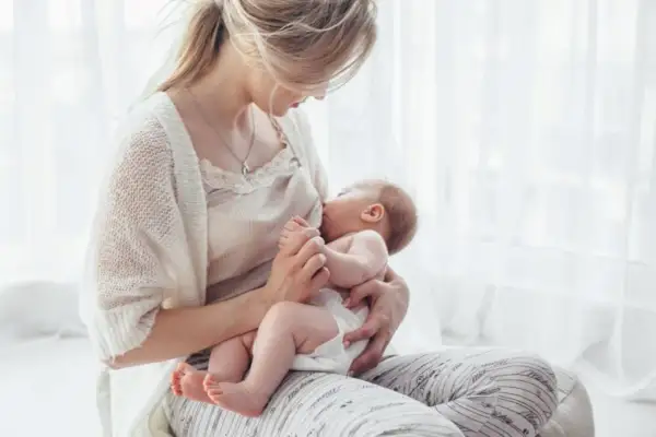 Co jeść w pierwszych tygodniach karmienia piersią? Dieta dla zdrowia mamy i dziecka