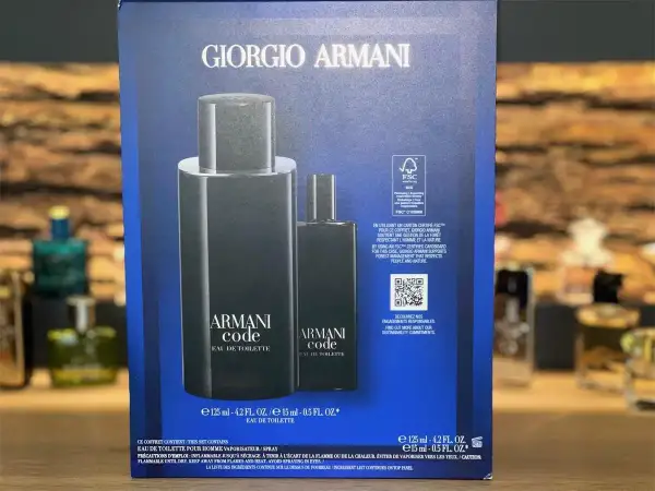 Zestaw Giorgio Armani z wodą toaletową Armani Code 125ml i mniejszą wersją 15ml.