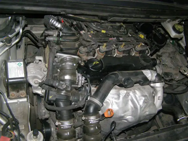 Lokalizacja zaworu EGR w Citroen C5 2.0 HDI - nieoczywiste miejsce w silniku