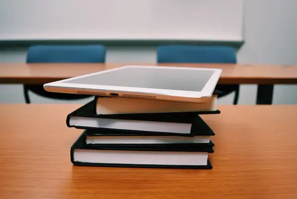 Czego uczy nas literatura? Kluczowe lekcje na całe życie