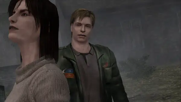James Sunderland i Maria w mglistym otoczeniu, ulepszona grafika z Silent Hill 2 Enhanced Edition.
