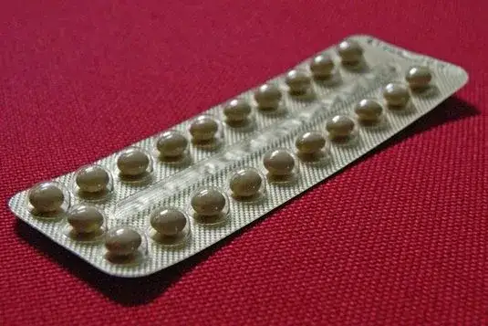 Lekarz rodzinny a antykoncepcja: czy może przepisać tabletki?