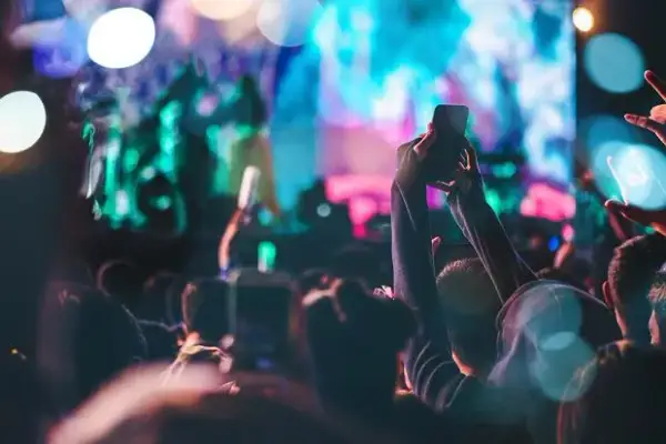 Gdzie bezpiecznie kupić bilety na koncert, aby uniknąć oszustw