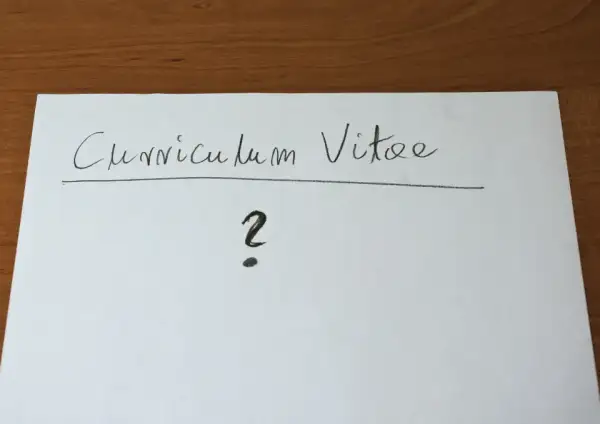 Jak napisać dobre CV bez doświadczenia zawodowego i zdobyć pracę?